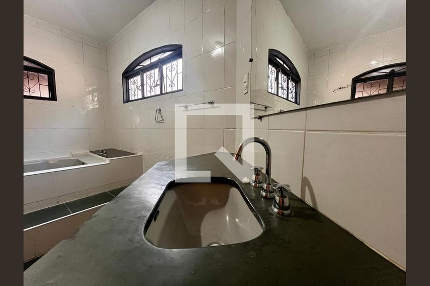 Casa à Venda - Jardim Santana, 3 Quartos,  355 m2 em , Campinas - sp | SoloBR
