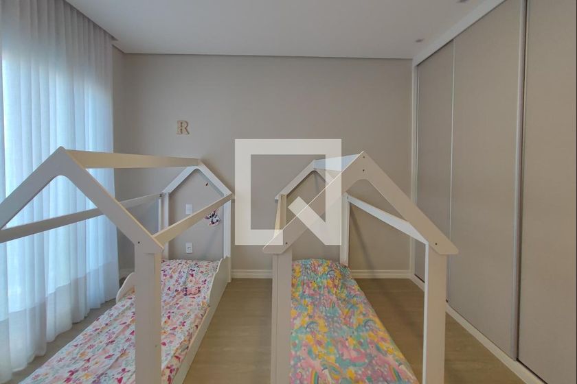 Casa à Venda - Swiss Park, 4 Quartos,  340 m2 em , Campinas - sp | SoloBR