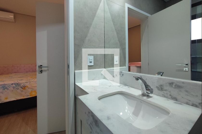 Casa à Venda - Swiss Park, 4 Quartos,  340 m2 em , Campinas - sp | SoloBR