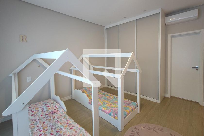 Casa à Venda - Swiss Park, 4 Quartos,  340 m2 em , Campinas - sp | SoloBR