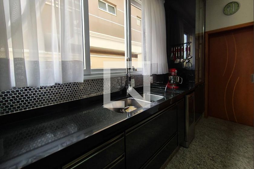 Casa à Venda - Swiss Park, 4 Quartos,  384 m2 em , Campinas - sp | SoloBR