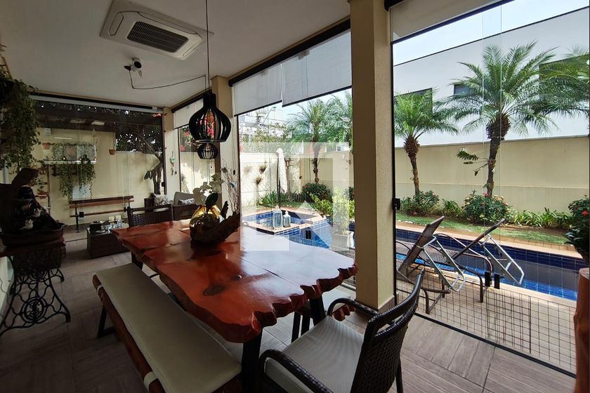 Casa à Venda - Swiss Park, 4 Quartos,  384 m2 em , Campinas - sp | SoloBR
