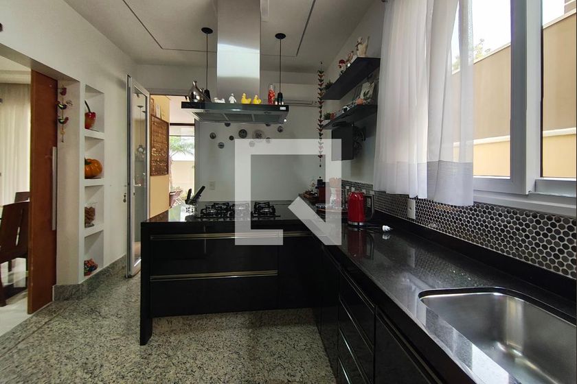 Casa à Venda - Swiss Park, 4 Quartos,  384 m2 em , Campinas - sp | SoloBR