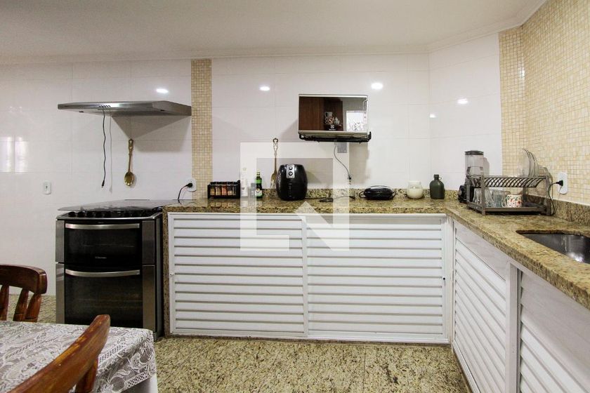 Casa, 4 quartos, 300 m² - Foto 46