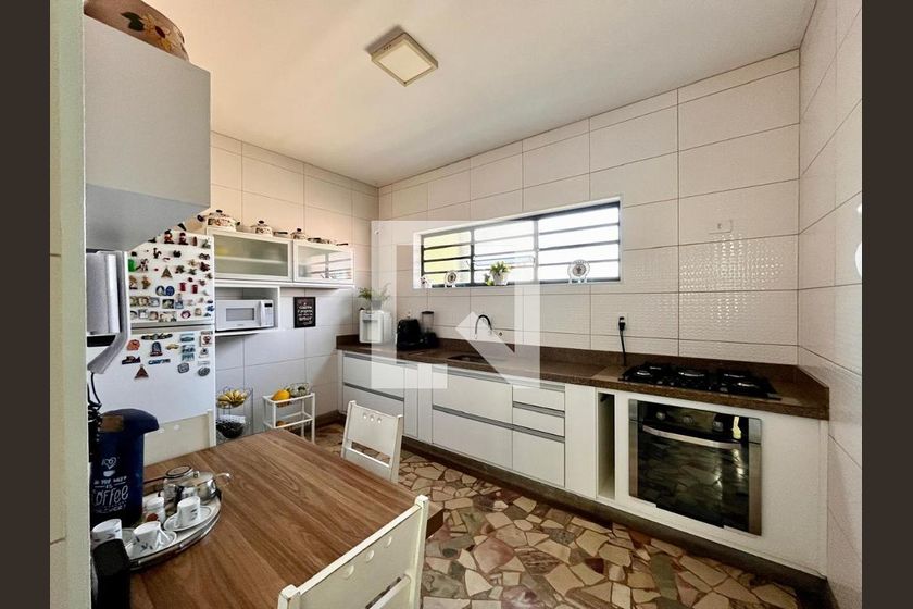 Casa à Venda - Taquaral, 4 Quartos,  247 m2 em , Campinas - sp | SoloBR