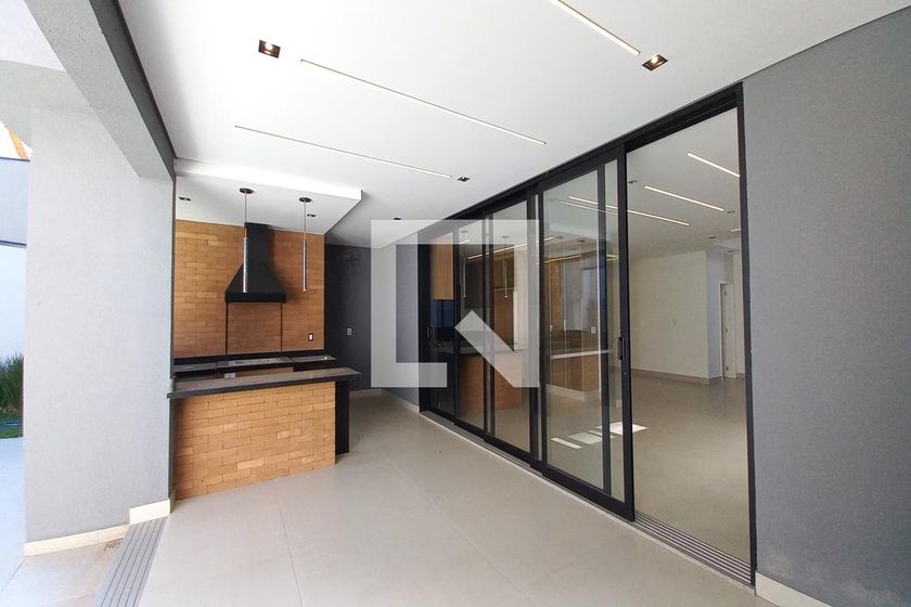 Casa à Venda - Swiss Park, 4 Quartos,  300 m2 em , Campinas - sp | SoloBR