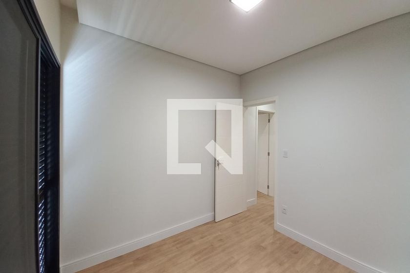 Casa à Venda - Swiss Park, 4 Quartos,  300 m2 em , Campinas - sp | SoloBR