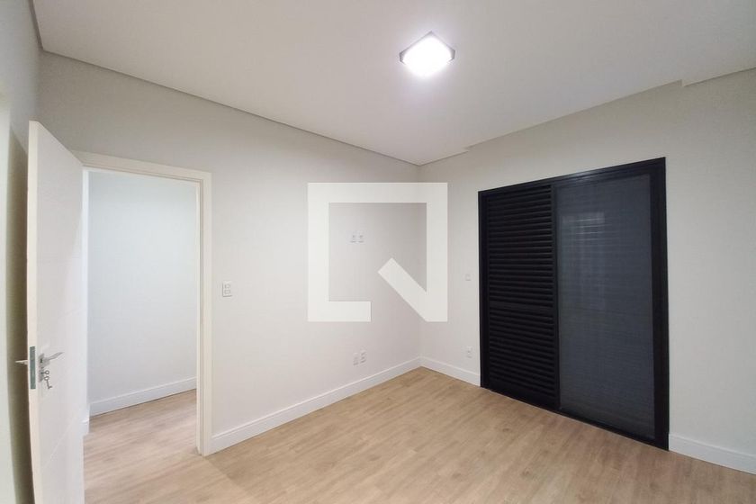 Casa à Venda - Swiss Park, 4 Quartos,  300 m2 em , Campinas - sp | SoloBR