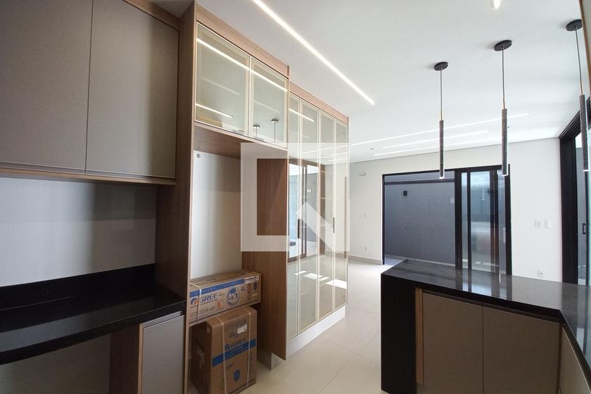 Casa à Venda - Swiss Park, 4 Quartos,  300 m2 em , Campinas - sp | SoloBR