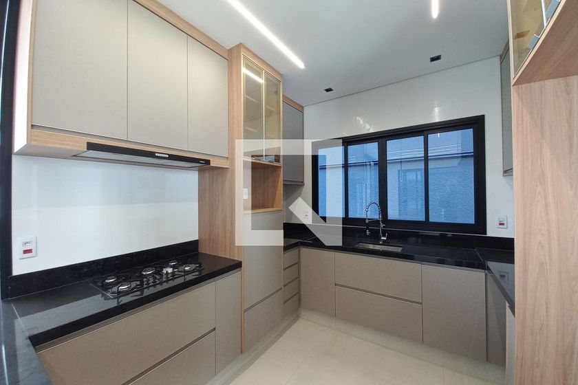 Casa à Venda - Swiss Park, 4 Quartos,  300 m2 em , Campinas - sp | SoloBR