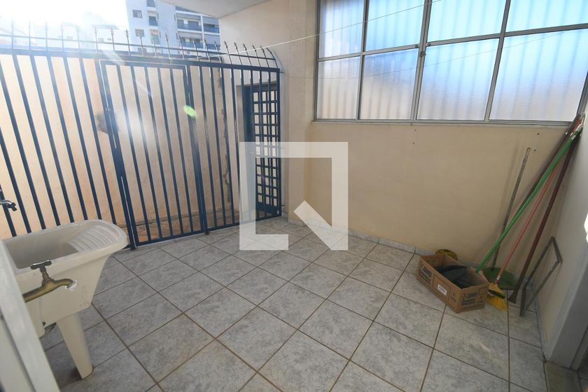 Casa à Venda - Guanabara, 3 Quartos,  241 m2 em , Campinas - sp | SoloBR