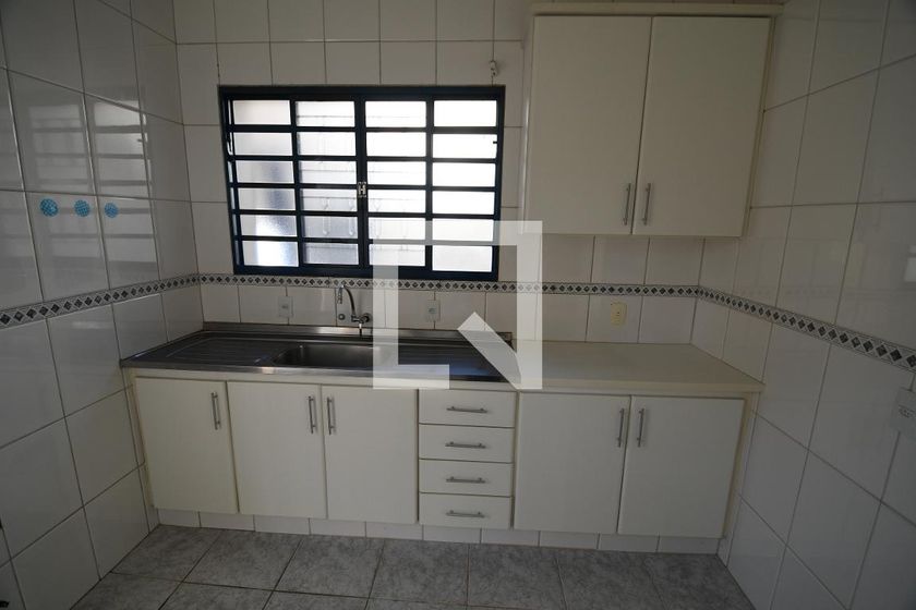 Casa à Venda - Guanabara, 3 Quartos,  241 m2 em , Campinas - sp | SoloBR
