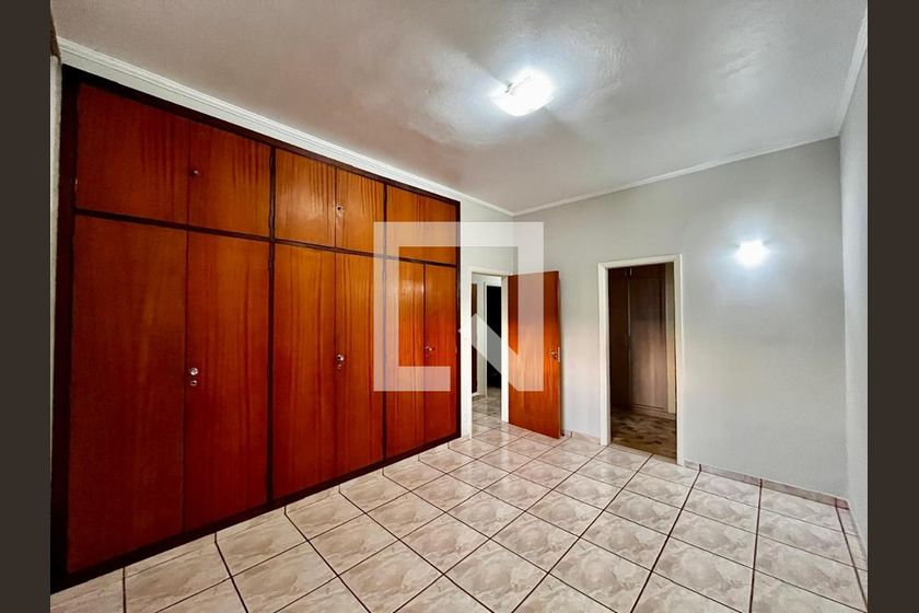 Casa à Venda - Taquaral, 4 Quartos,  320 m2 em , Campinas - sp | SoloBR