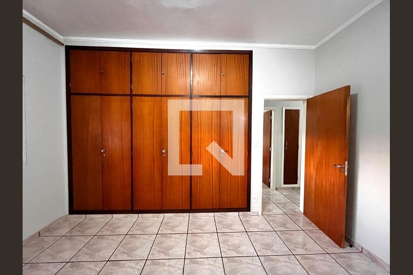 Casa à Venda - Taquaral, 4 Quartos,  320 m2 em , Campinas - sp | SoloBR