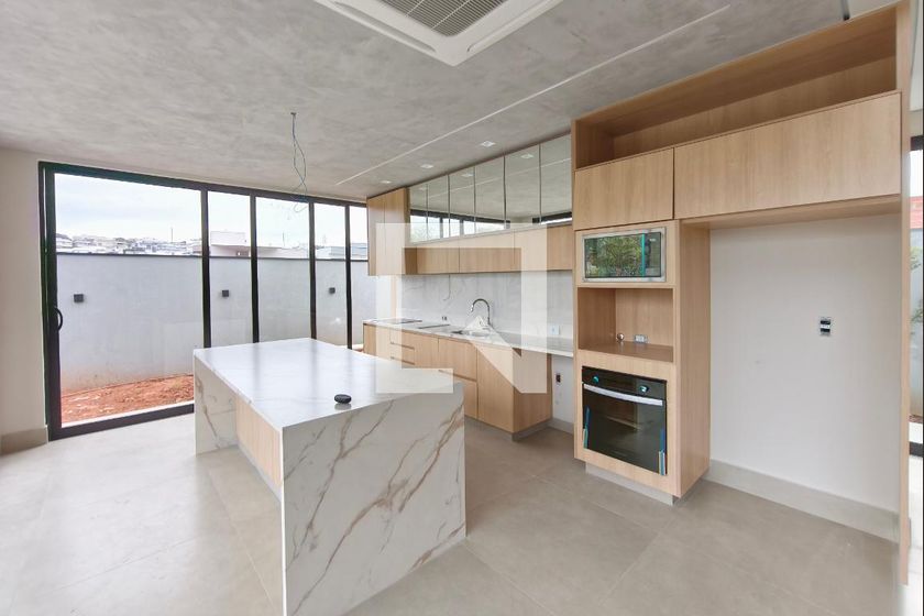 Casa à Venda - Swiss Park, 4 Quartos,  313 m2 em , Campinas - sp | SoloBR