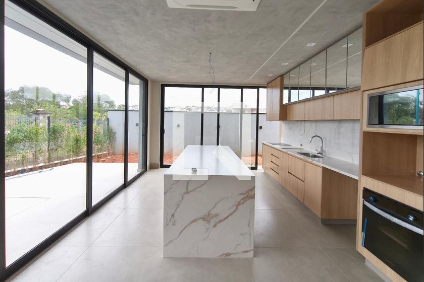 Casa à Venda - Swiss Park, 4 Quartos,  313 m2 em , Campinas - sp | SoloBR
