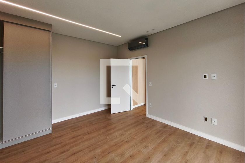 Casa à Venda - Swiss Park, 4 Quartos,  313 m2 em , Campinas - sp | SoloBR
