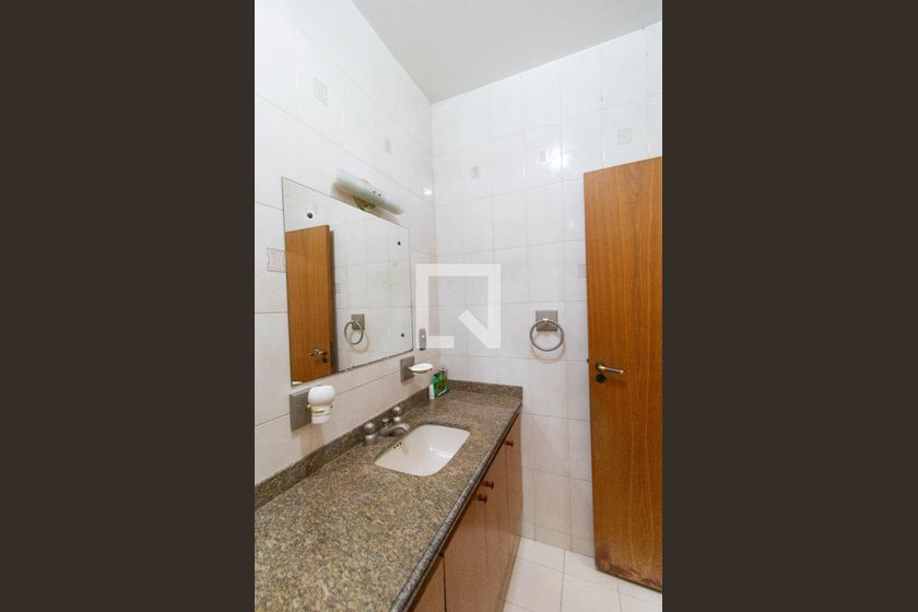 Casa à Venda - Guanabara, 5 Quartos,  450 m2 em , Campinas - sp | SoloBR