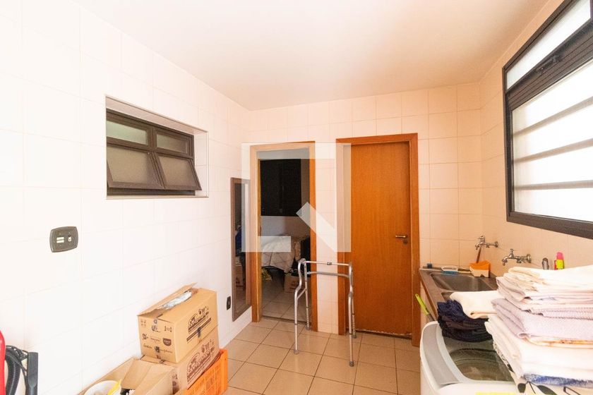 Casa à Venda - Guanabara, 5 Quartos,  450 m2 em , Campinas - sp | SoloBR