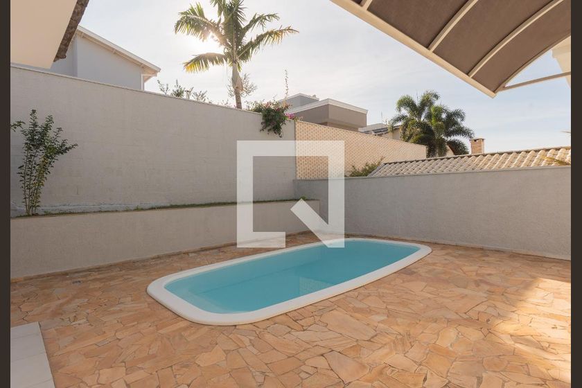 Casa à Venda - Swiss Park, 4 Quartos,  250 m2 em , Campinas - sp | SoloBR