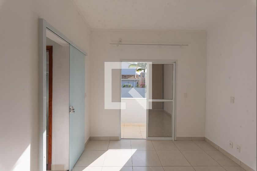 Casa à Venda - Swiss Park, 4 Quartos,  250 m2 em , Campinas - sp | SoloBR