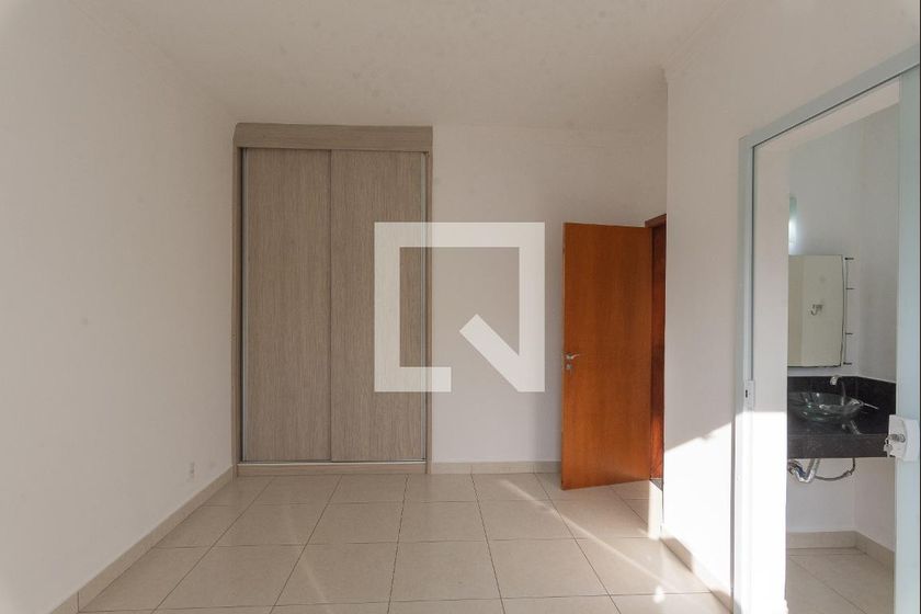 Casa à Venda - Swiss Park, 4 Quartos,  250 m2 em , Campinas - sp | SoloBR