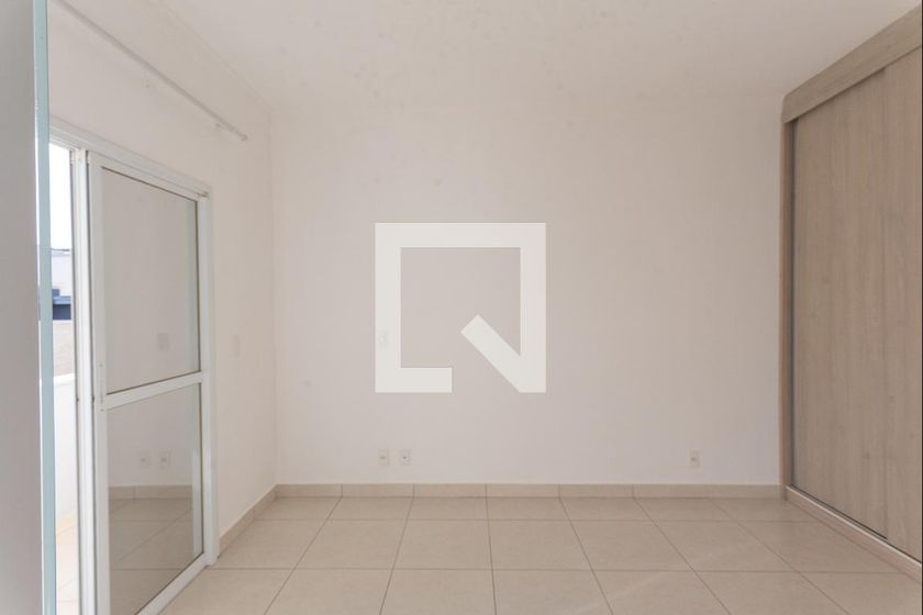 Casa à Venda - Swiss Park, 4 Quartos,  250 m2 em , Campinas - sp | SoloBR
