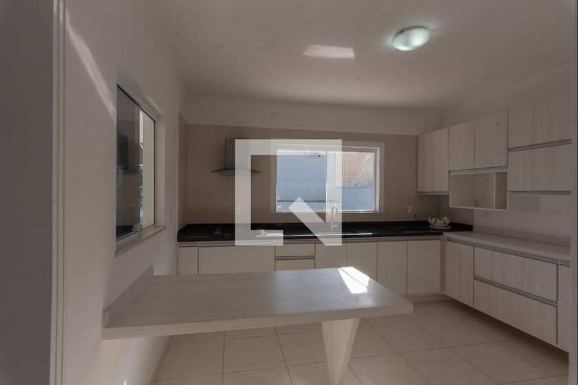 Casa à Venda - Swiss Park, 4 Quartos,  250 m2 em , Campinas - sp | SoloBR