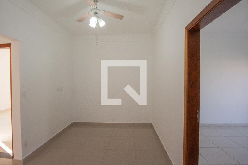 Casa à Venda - Swiss Park, 4 Quartos,  250 m2 em , Campinas - sp | SoloBR
