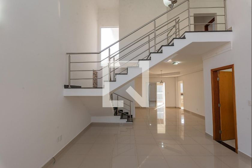 Casa à Venda - Swiss Park, 4 Quartos,  250 m2 em , Campinas - sp | SoloBR