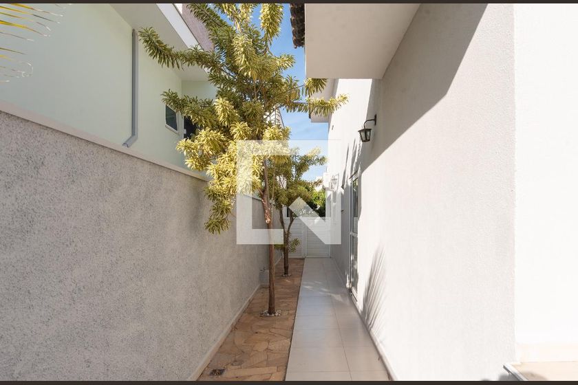 Casa à Venda - Swiss Park, 4 Quartos,  250 m2 em , Campinas - sp | SoloBR