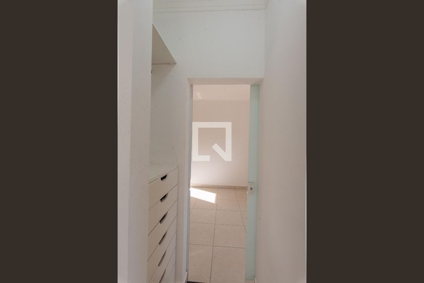 Casa à Venda - Swiss Park, 4 Quartos,  250 m2 em , Campinas - sp | SoloBR