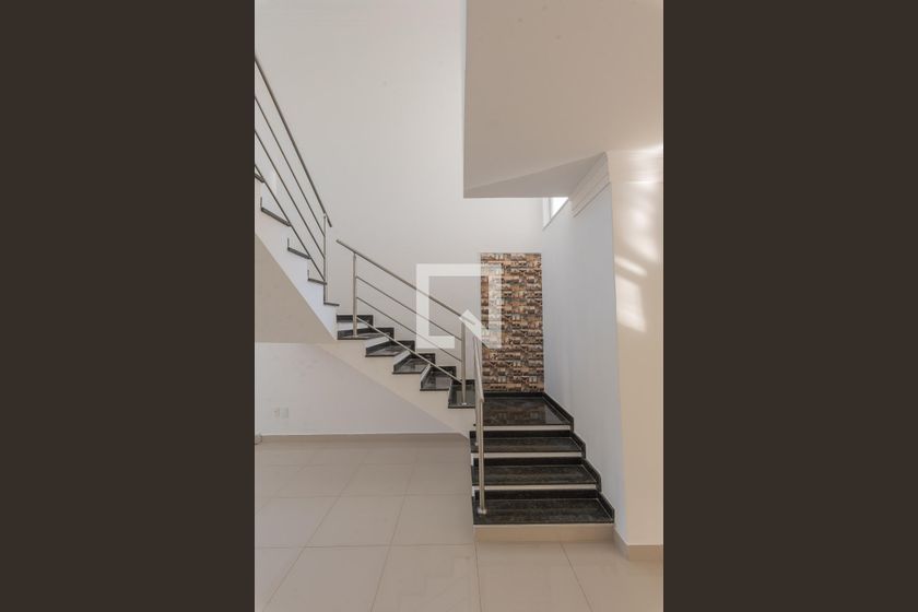 Casa à Venda - Swiss Park, 4 Quartos,  250 m2 em , Campinas - sp | SoloBR