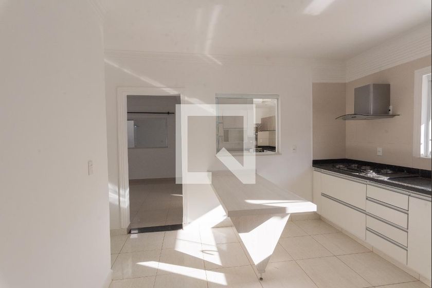 Casa à Venda - Swiss Park, 4 Quartos,  250 m2 em , Campinas - sp | SoloBR