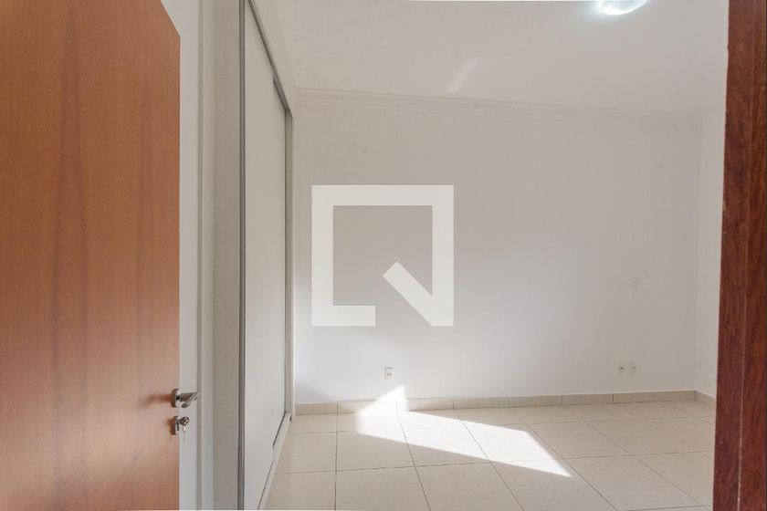Casa à Venda - Swiss Park, 4 Quartos,  250 m2 em , Campinas - sp | SoloBR