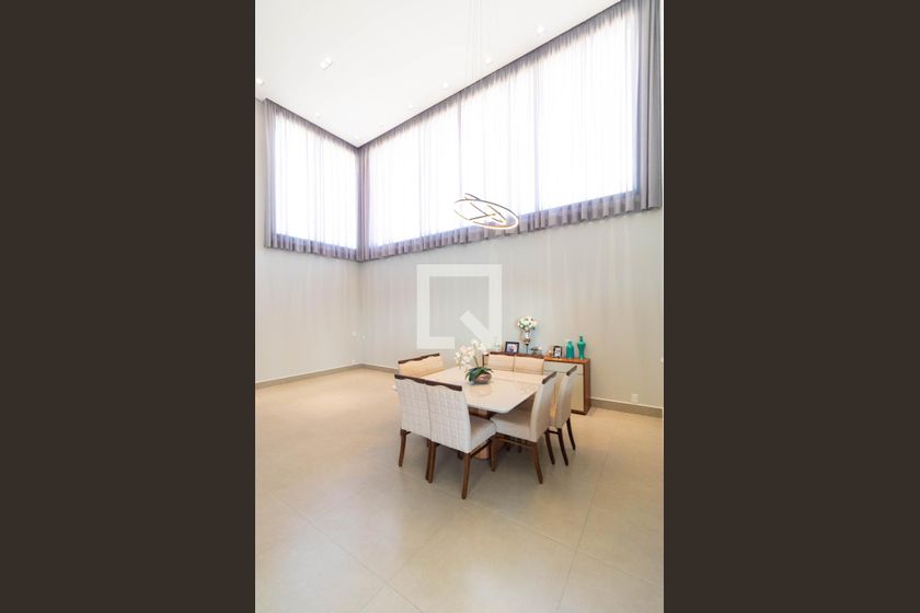 Casa à Venda - Swiss Park, 3 Quartos,  450 m2 em , Campinas - sp | SoloBR