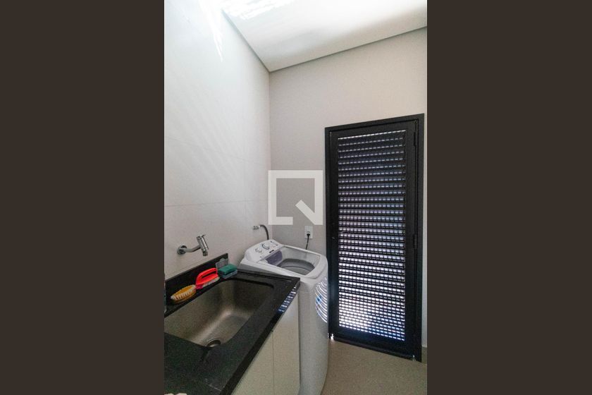 Casa à Venda - Swiss Park, 3 Quartos,  450 m2 em , Campinas - sp | SoloBR