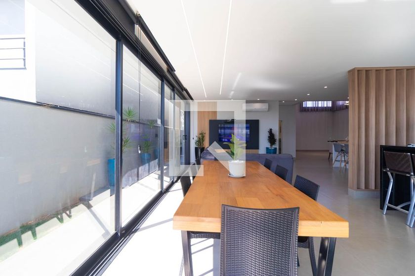 Casa à Venda - Swiss Park, 3 Quartos,  450 m2 em , Campinas - sp | SoloBR