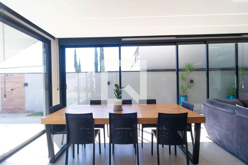 Casa à Venda - Swiss Park, 3 Quartos,  450 m2 em , Campinas - sp | SoloBR