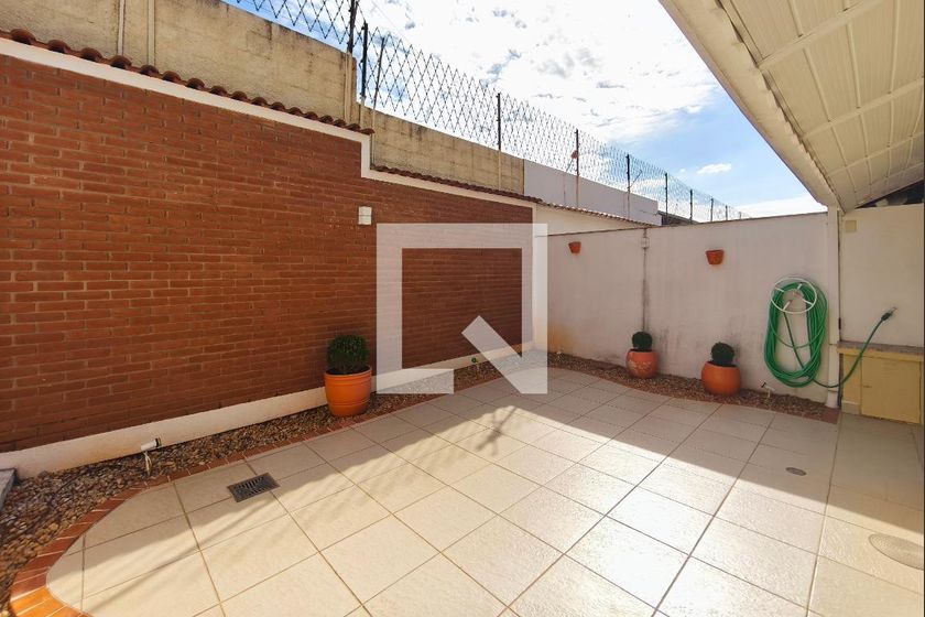 Casa à Venda - Parque Prado, 3 Quartos,  246 m2 em , Campinas - sp | SoloBR