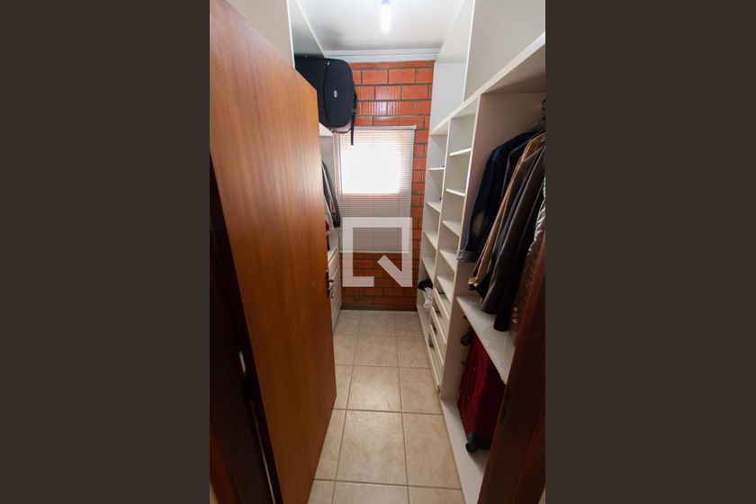 Casa à Venda - Lot. Alphaville Campinas, 3 Quartos,  283 m2 em , Campinas - sp | SoloBR