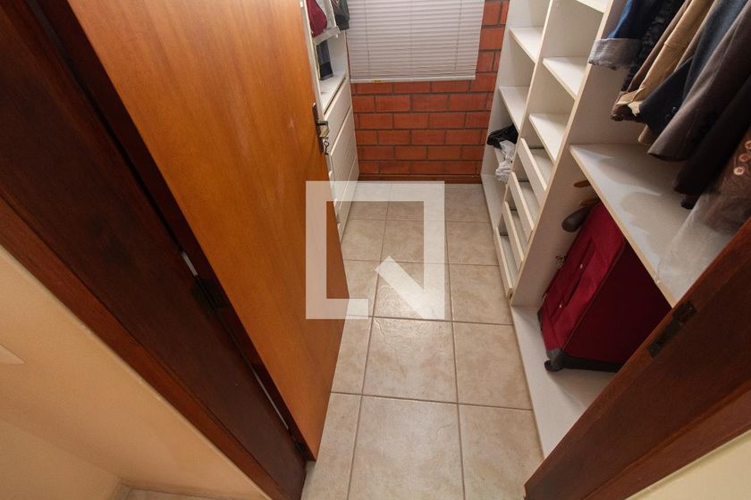 Casa à Venda - Lot. Alphaville Campinas, 3 Quartos,  283 m2 em , Campinas - sp | SoloBR