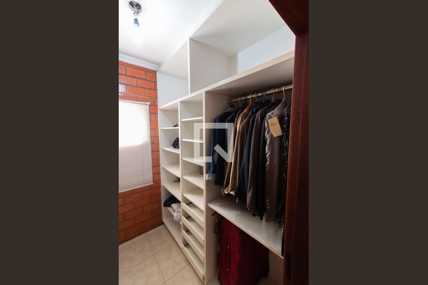 Casa à Venda - Lot. Alphaville Campinas, 3 Quartos,  283 m2 em , Campinas - sp | SoloBR