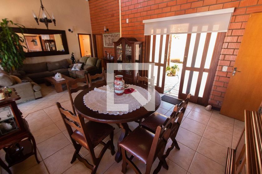 Casa à Venda - Lot. Alphaville Campinas, 3 Quartos,  283 m2 em , Campinas - sp | SoloBR