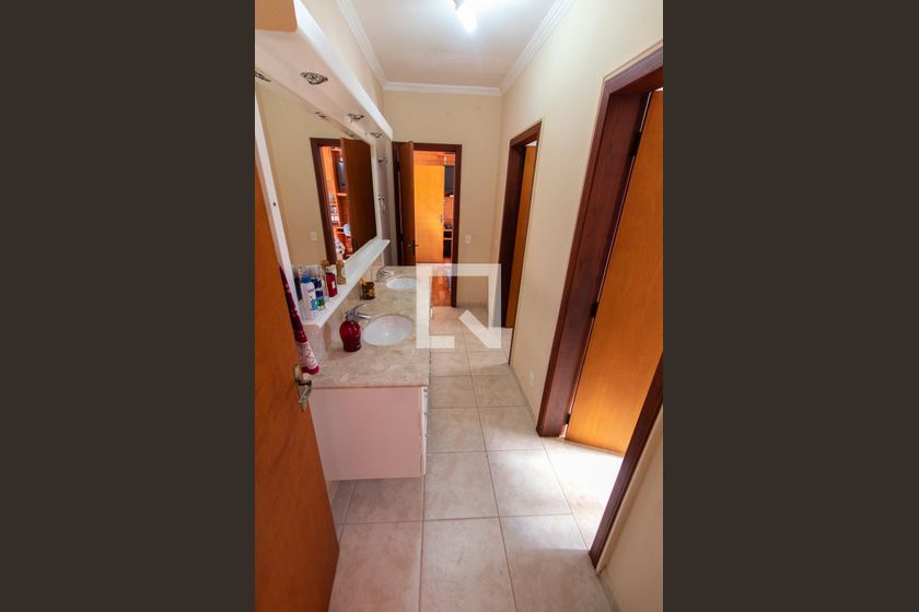 Casa à Venda - Lot. Alphaville Campinas, 3 Quartos,  283 m2 em , Campinas - sp | SoloBR