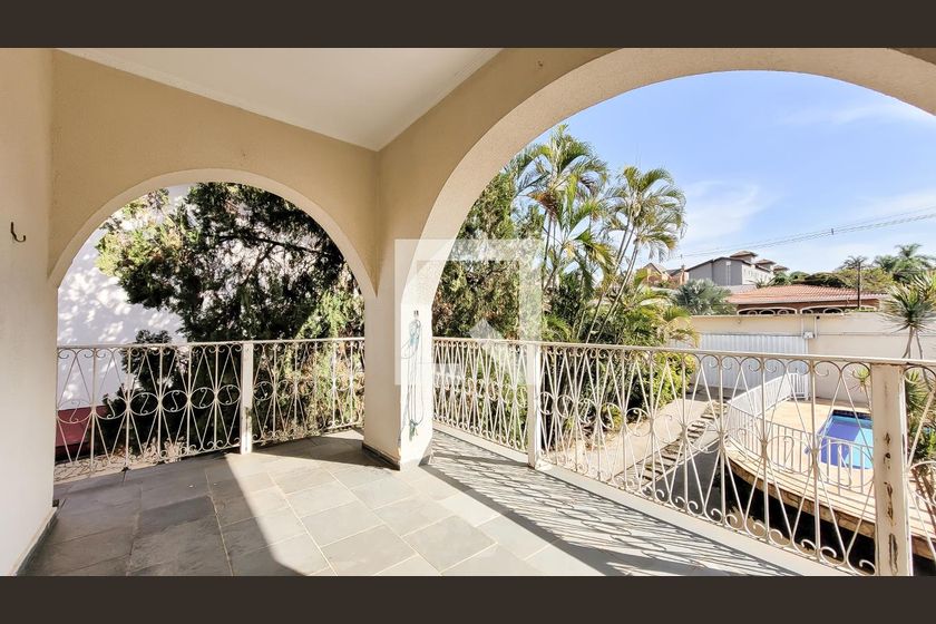 Casa à Venda - Mansões Santo Antônio, 4 Quartos,  650 m2 em , Campinas - sp | SoloBR
