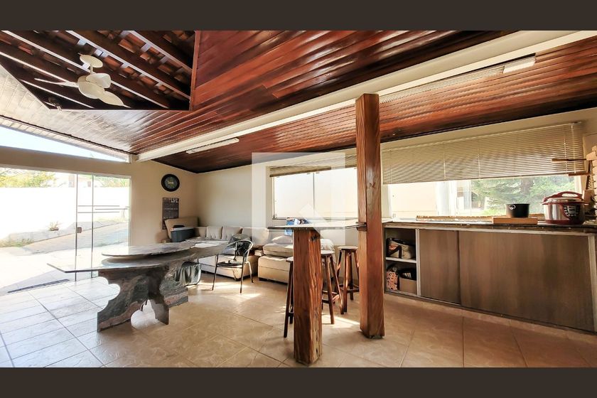 Casa à Venda - Mansões Santo Antônio, 4 Quartos,  650 m2 em , Campinas - sp | SoloBR