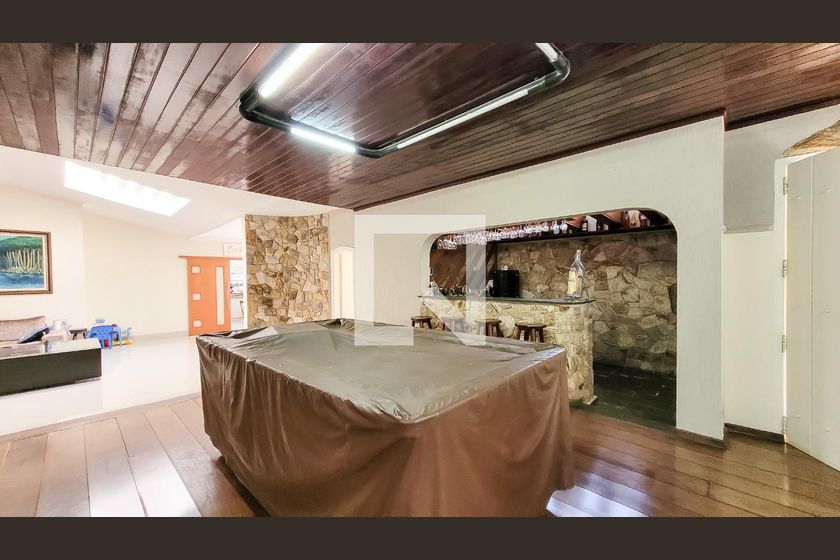 Casa à Venda - Mansões Santo Antônio, 4 Quartos,  650 m2 em , Campinas - sp | SoloBR