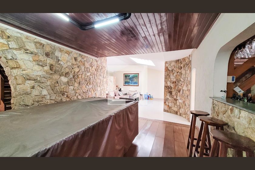 Casa à Venda - Mansões Santo Antônio, 4 Quartos,  650 m2 em , Campinas - sp | SoloBR
