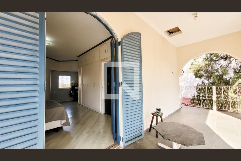 Casa à Venda - Mansões Santo Antônio, 4 Quartos,  650 m2 em , Campinas - sp | SoloBR